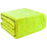 detaliu_textura_pufoasa_patura_verde_neon_emi_nu_pierde_fibre