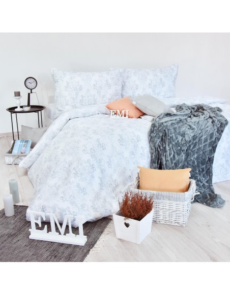 Obliecky_Poetics_saten_sivo_biele_EMI