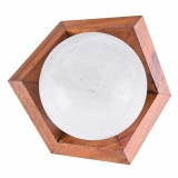 detaliu_piatra_sare_sculptata_forma_luna_emi_textura_autentica