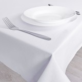 aranjament_masa_festiv_cu_fata_de_masa_alba_bumbac_deluxe_emi