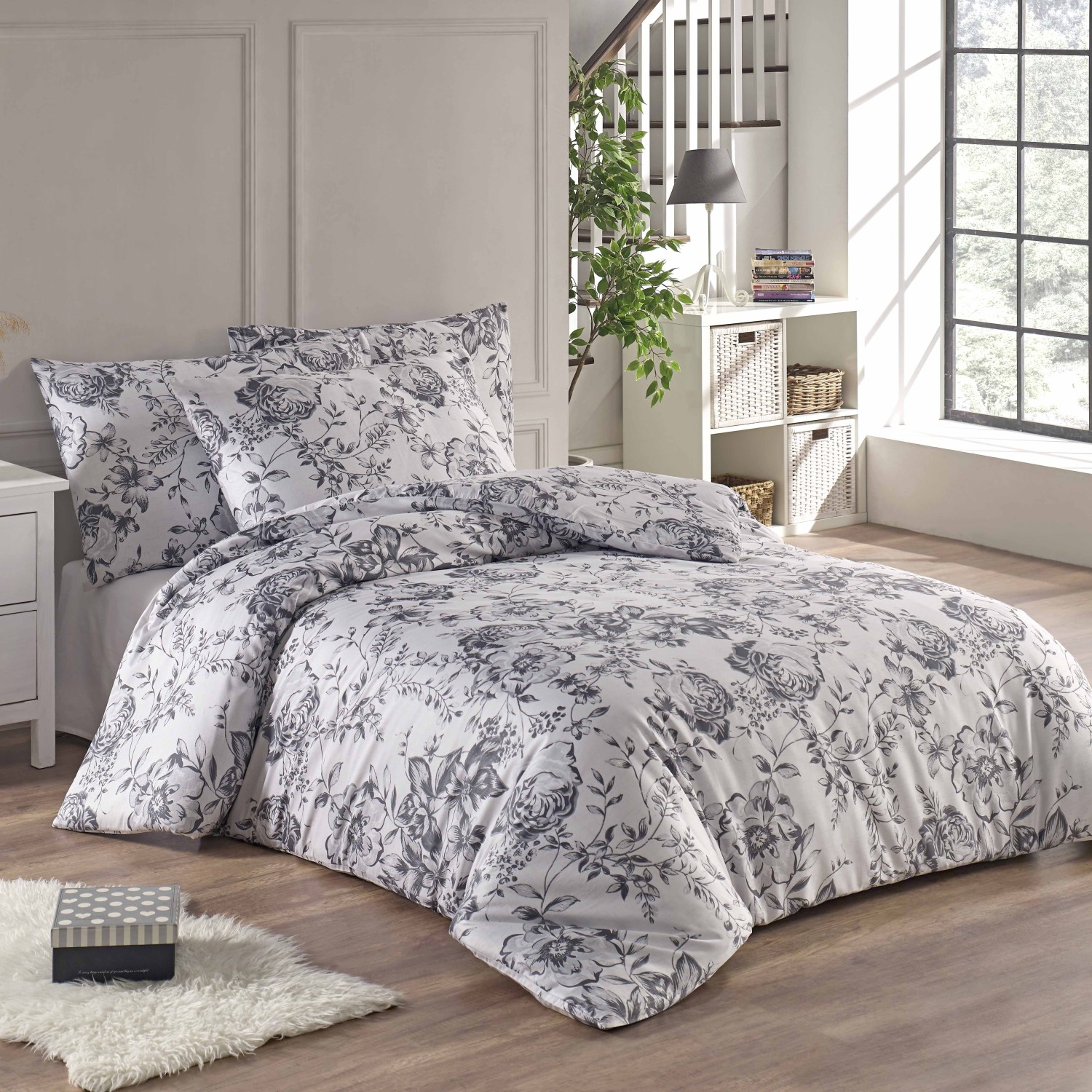lenjerie_pat_Evita_satin_EMI