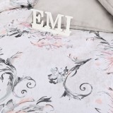 material_delicat_placat_la_atingere_finete_si_moliciune_satin