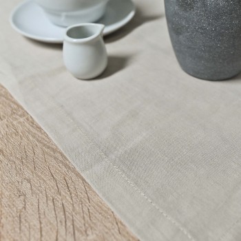 aranjament_masa_rustic_elegant_cu_servete_din_in_natural_emi