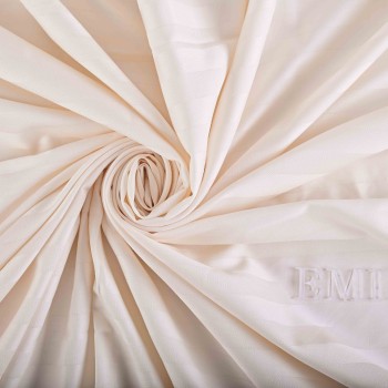 Postelna_plachta_damaskova_kremova_emi