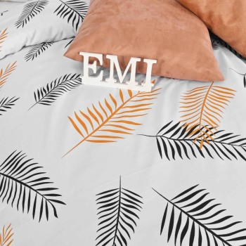 detaliu_inchidere_cu_nasturi_lenjerie_pat_rio_practica