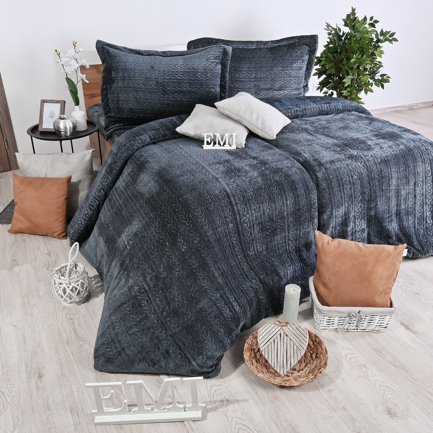 set_complet_lenjerie_pat_flanel_microfleece_emi_oferta