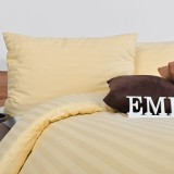 detaliu_inchidere_cu_nasturi_lenjerie_pat_damasc_golden_practica
