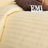 lenjerie_pat_damask_golden_durabilitate_si_rezistenta_excelenta