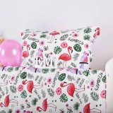 detaliu_inchidere_cu_nasturi_lenjerie_pat_copii_motiv_flamingos