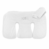 EMI Twins care alăptează față de pernă