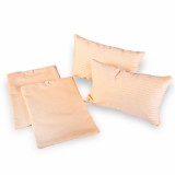 aranjament_perne_decorative_damasc_emi_decor_canapea_piersica
