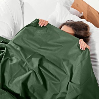 tmavozelena_plachta_na_postel