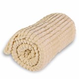 patura_bej_decor_canapea_moderna_emi_suprafata_ondulata_eleganta