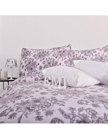 dormitor_calduros_cu_lenjerie_de_pat_renna_emi