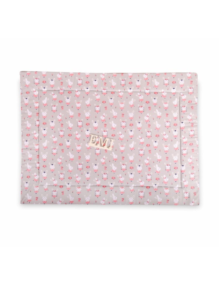 hracia_podlozka_zajace_emi