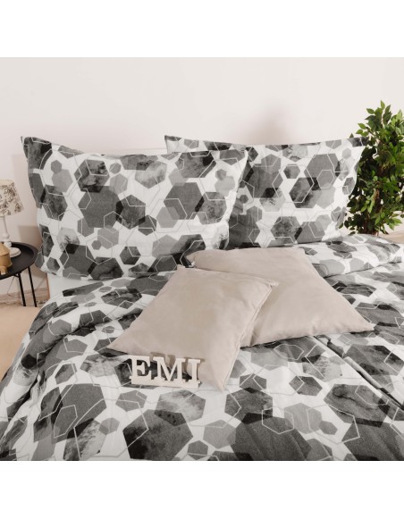 lenjerie_pat_moale_pentru_nopti_reci