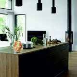 lampa_sare_decorativa_compacta_baza_lemn_emi_lumina_calda