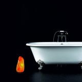 lampa_sare_decorativa_baza_lemn_emi_lumina_calda_ambientala