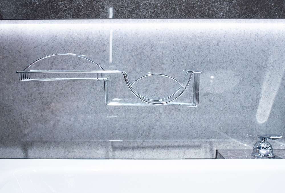 drotena_policka_do_kupelne