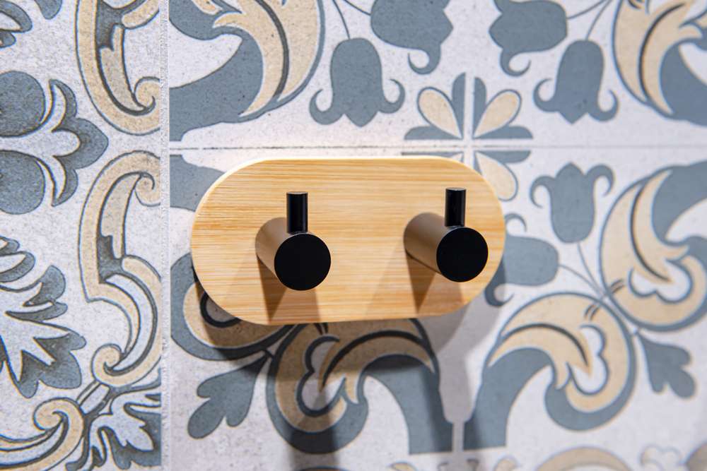 vesiak_na_stenu_do_kupelne