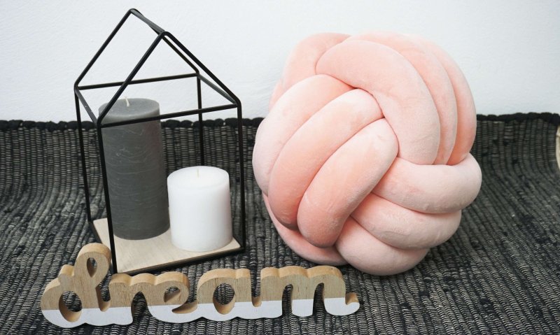 dekorativny vankus uzlik