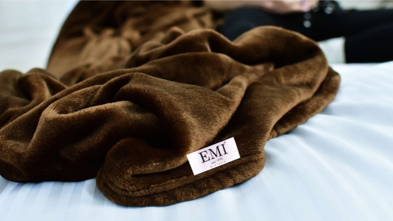 deka na posteľ z mikrovlákna 150 x 200 cm