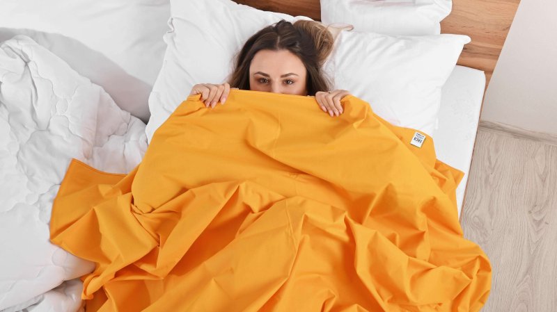 pevna_postelna_plachta_oranzova_emi