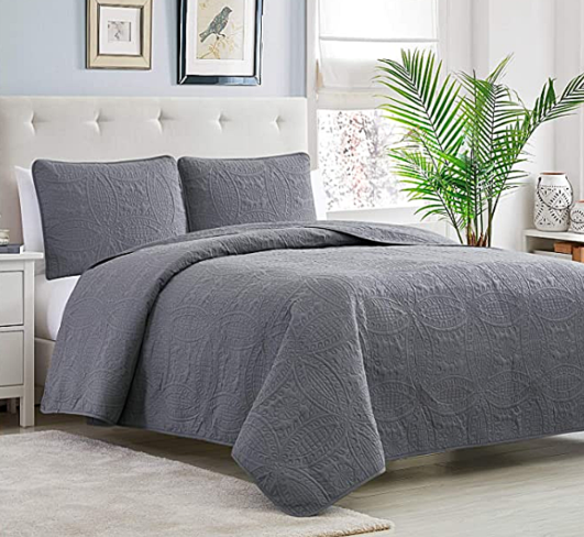 sivý prehoz na manželskú posteľ