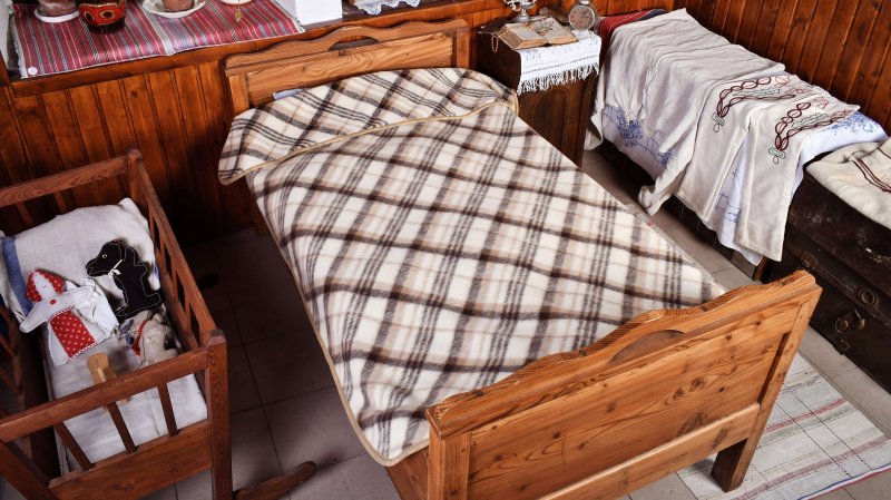 merino deka na posteli